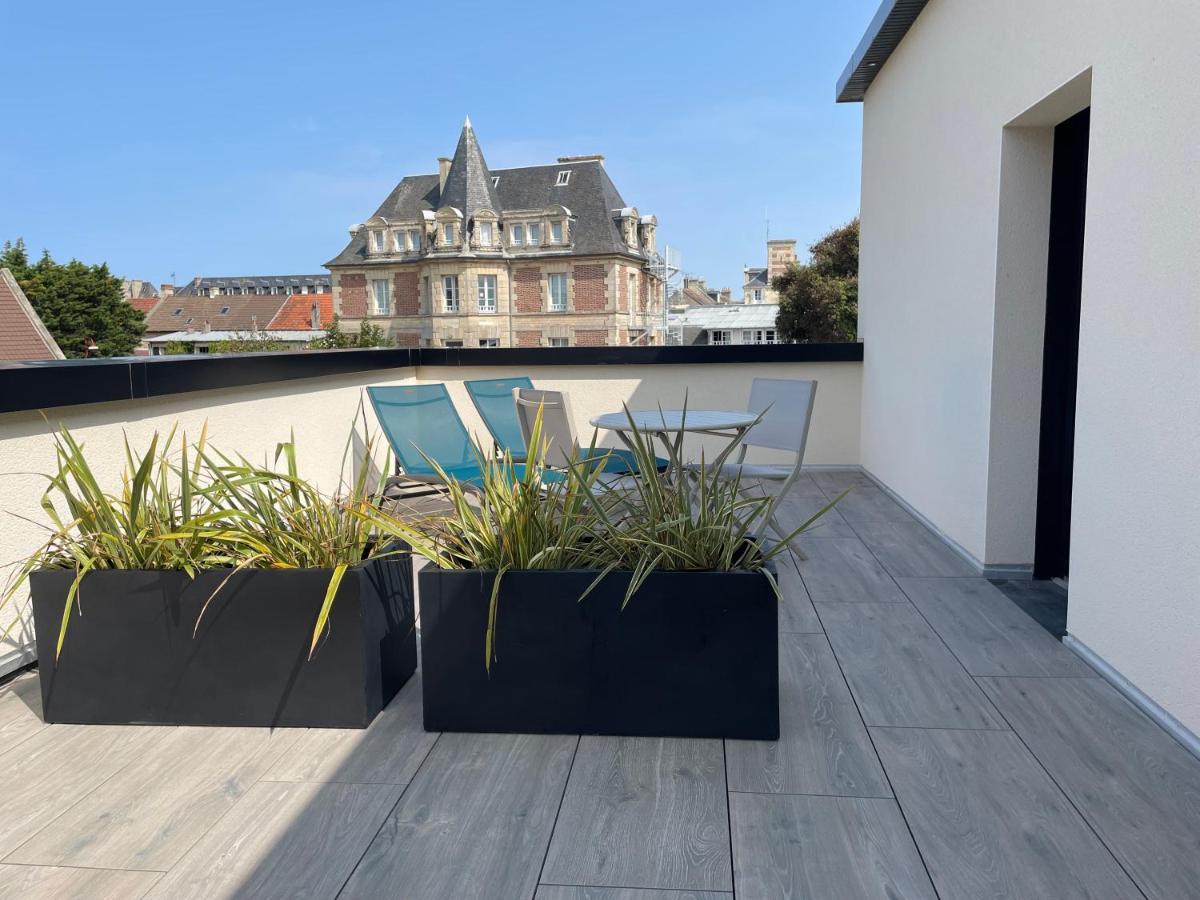 Au Charme Des Marees Lägenhet Lion-sur-Mer Exteriör bild
